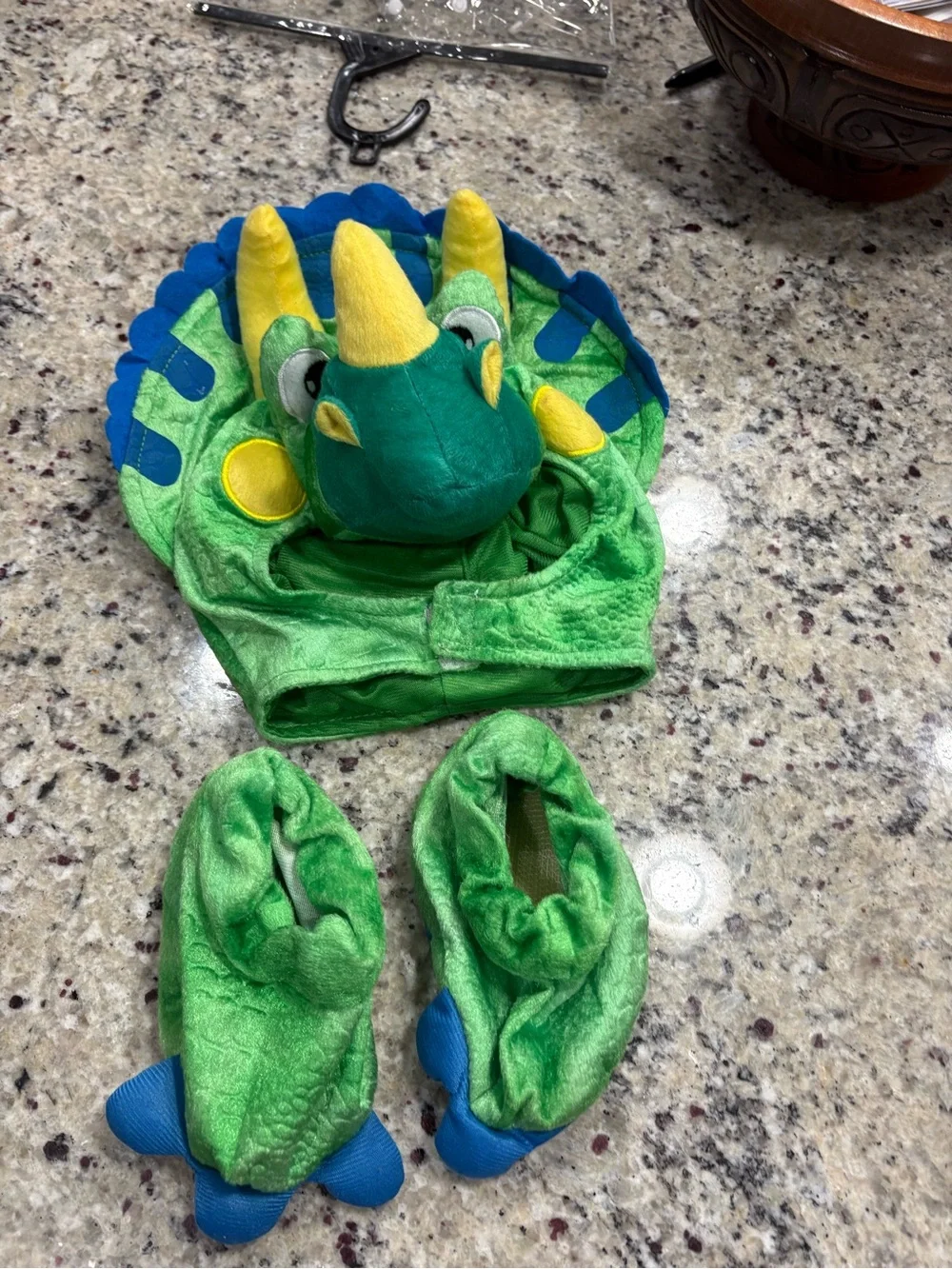 Spooktacular Creations Triceratops 3 piece costume in 18-24 months GUC